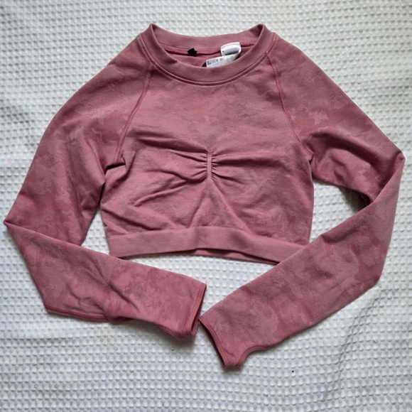 GYMSHARK Dusty Pink Cropped Long Sleeve Top - Picture 1 of 9